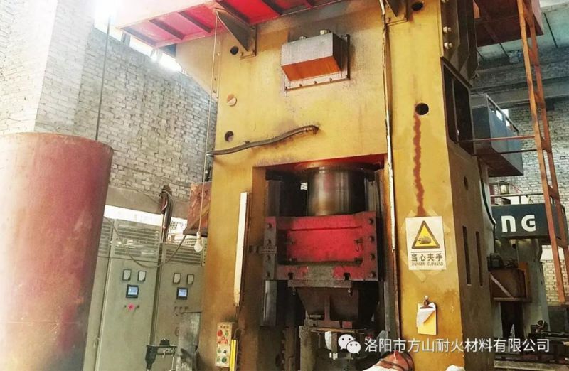 大壓力機(jī)車(chē)間